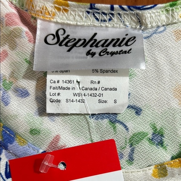 Yellow and Green Fitted 3/4 Sleeve Blouse - Picture 12 of 12